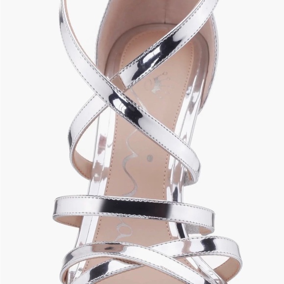 Elegant Silver Strappy Heels - Picture 4 of 8